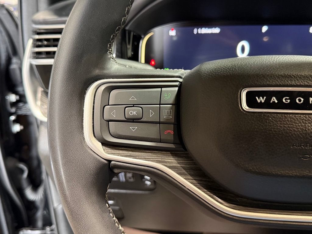 Certified 2022 Jeep Wagoneer Series III w/ Premium Group I AWD/4WD image 35