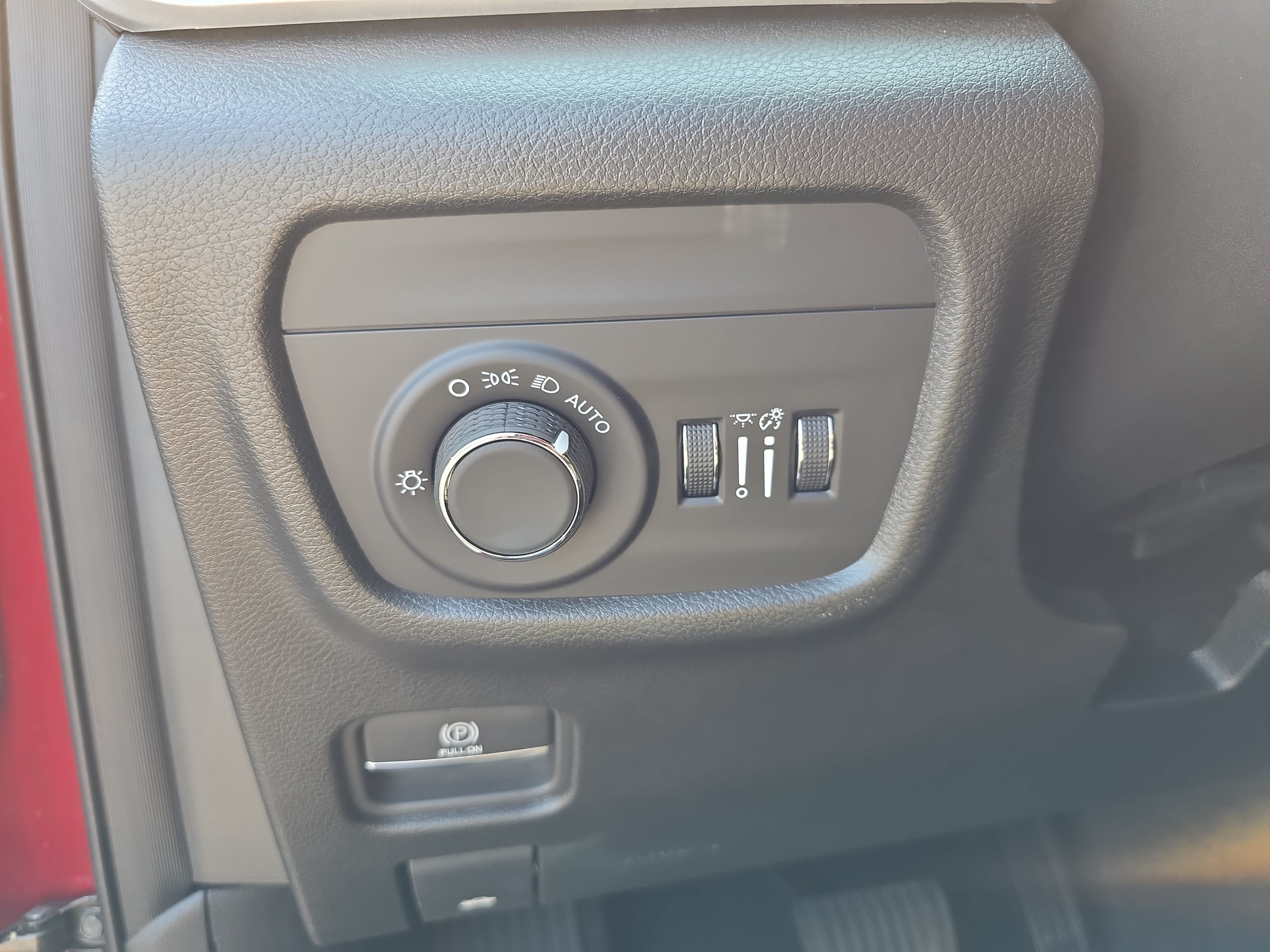 Certified 2025 Jeep Grand Cherokee L Laredo AWD/4WD image 24