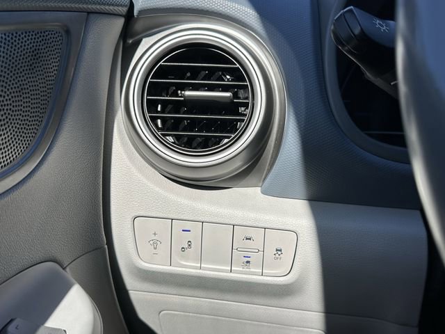 Used 2021 Hyundai Kona Limited image 27