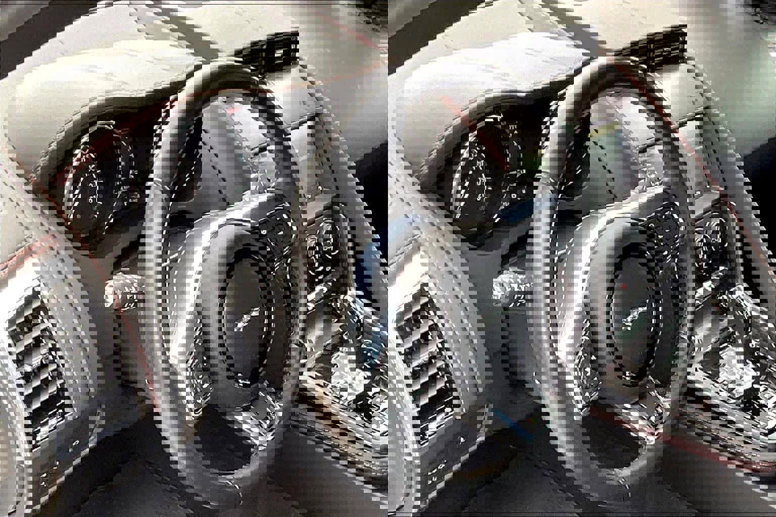 Used 2020 Jaguar F-TYPE R image 6