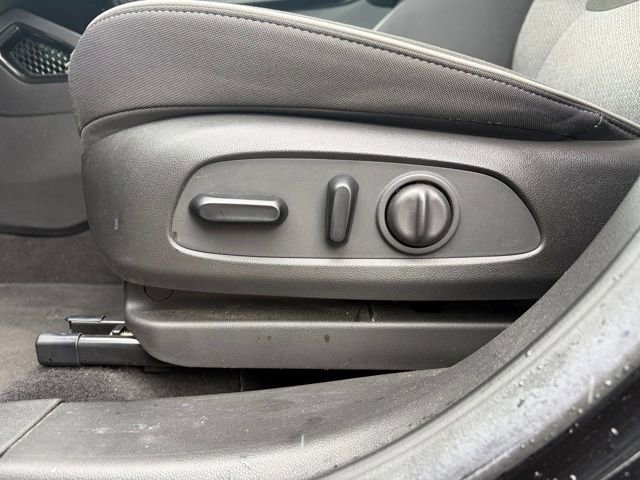 Used 2022 Chevrolet TrailBlazer LT w/ Convenience Package image 6