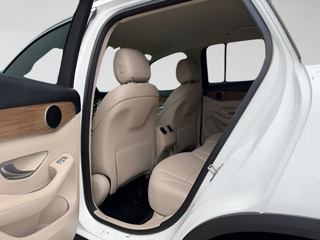 Used 2018 Mercedes-Benz GLC 350e 4MATIC image 22