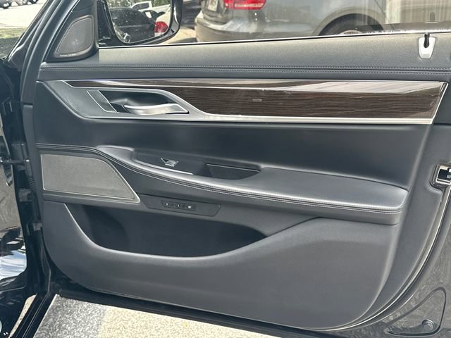 Used 2020 BMW 740i w/ Premium Package RWD image 14