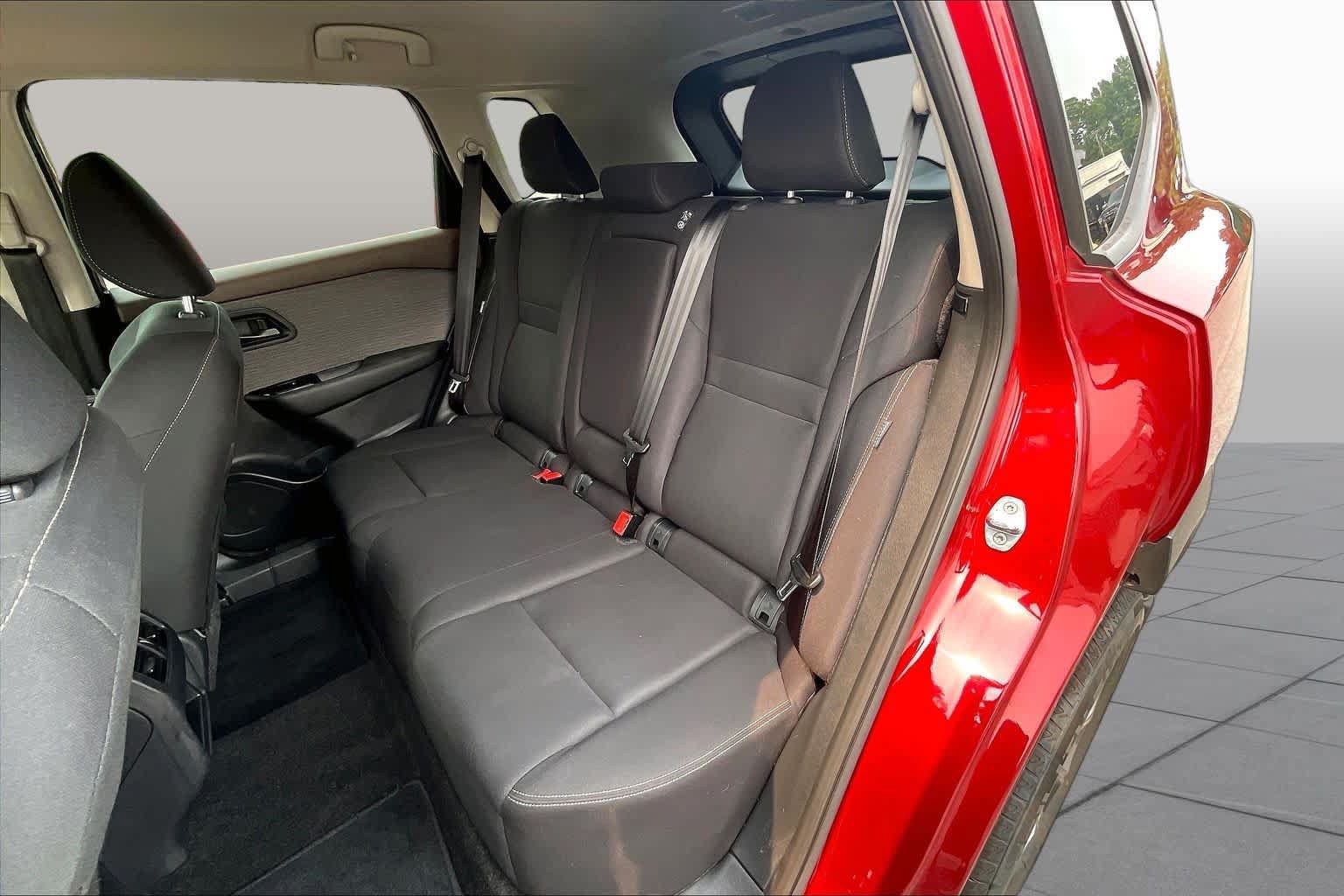 Used 2023 Nissan Rogue S FWD image 19
