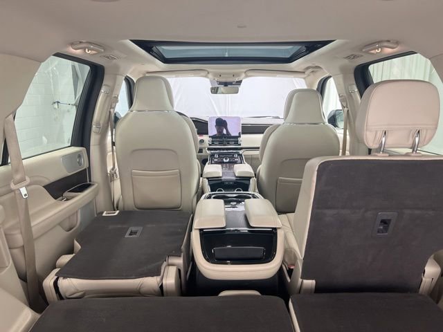 Used 2018 Lincoln Navigator Reserve w/ Technology Package AWD/4WD image 10