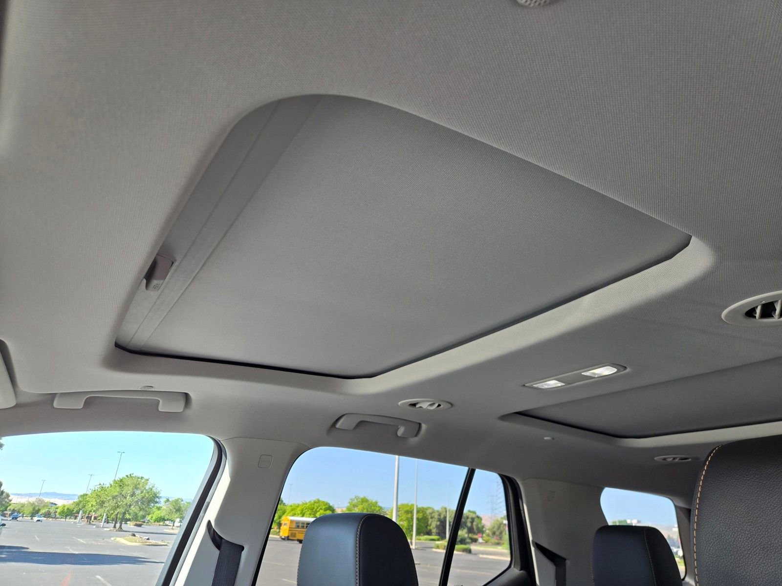 Used 2021 Chevrolet Traverse Premier w/ Redline Edition FWD image 16