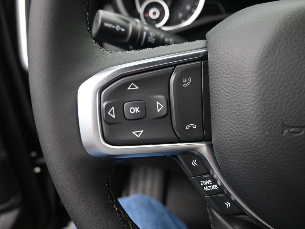 New 2026 RAM 1500 4x4 Crew Cab image 32