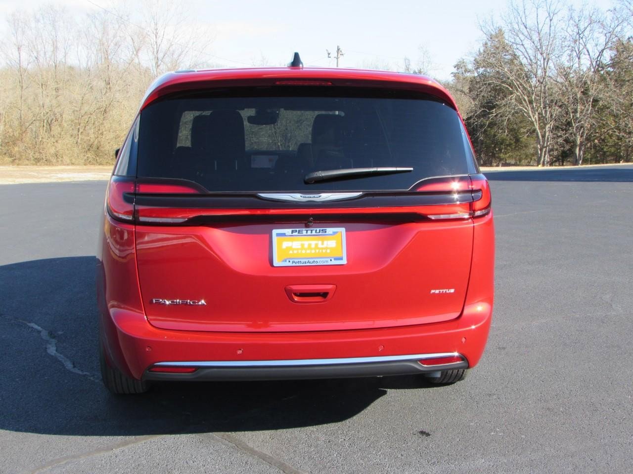 New 2026 Chrysler Pacifica Select image 6