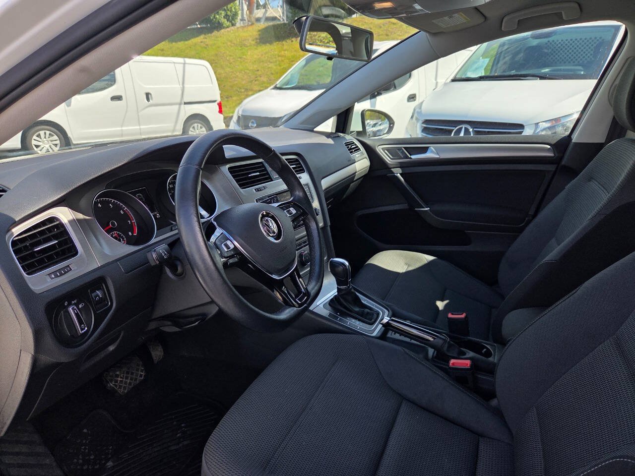 Used 2017 Volkswagen Golf S FWD image 14