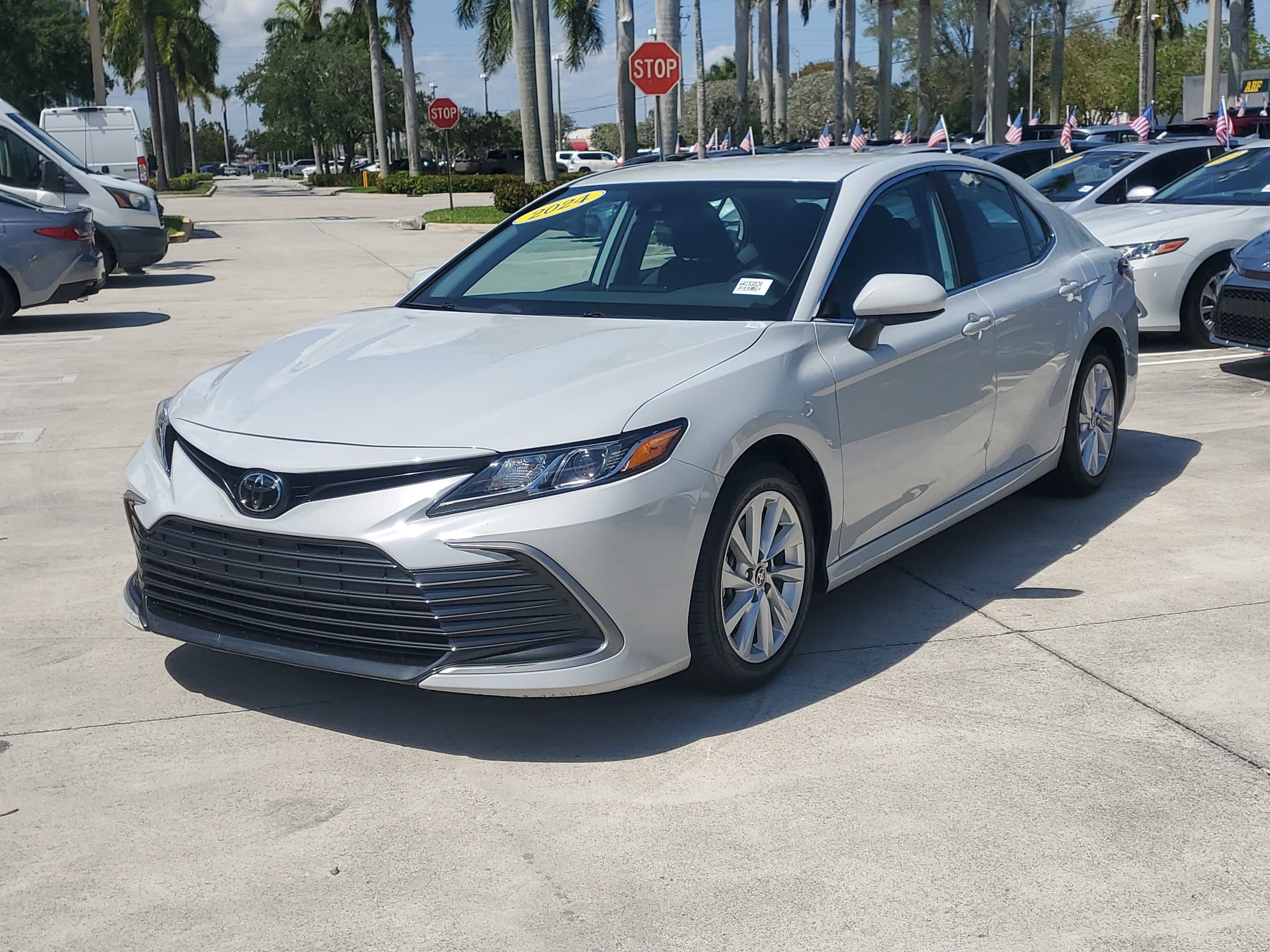 Used 2024 Toyota Camry LE FWD image 7