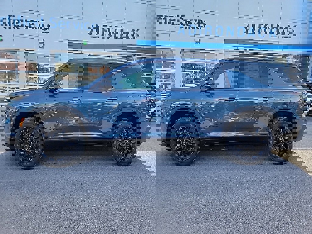 New 2026 Chevrolet Traverse LT w/ Midnight/Sport Edition image 8