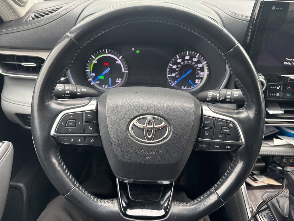 Used 2021 Toyota Highlander Limited image 12