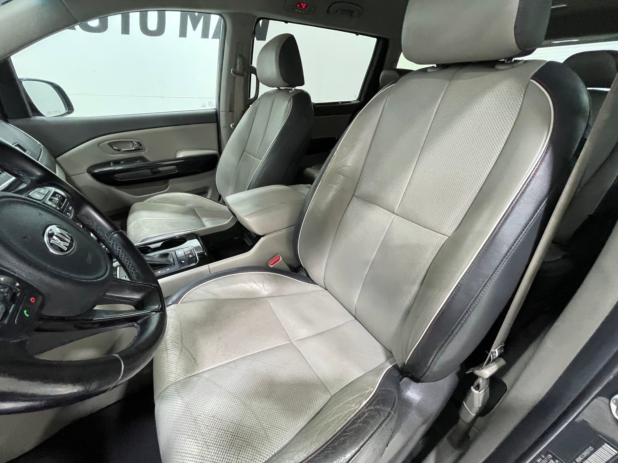 Used 2017 Kia Sedona EX image 13