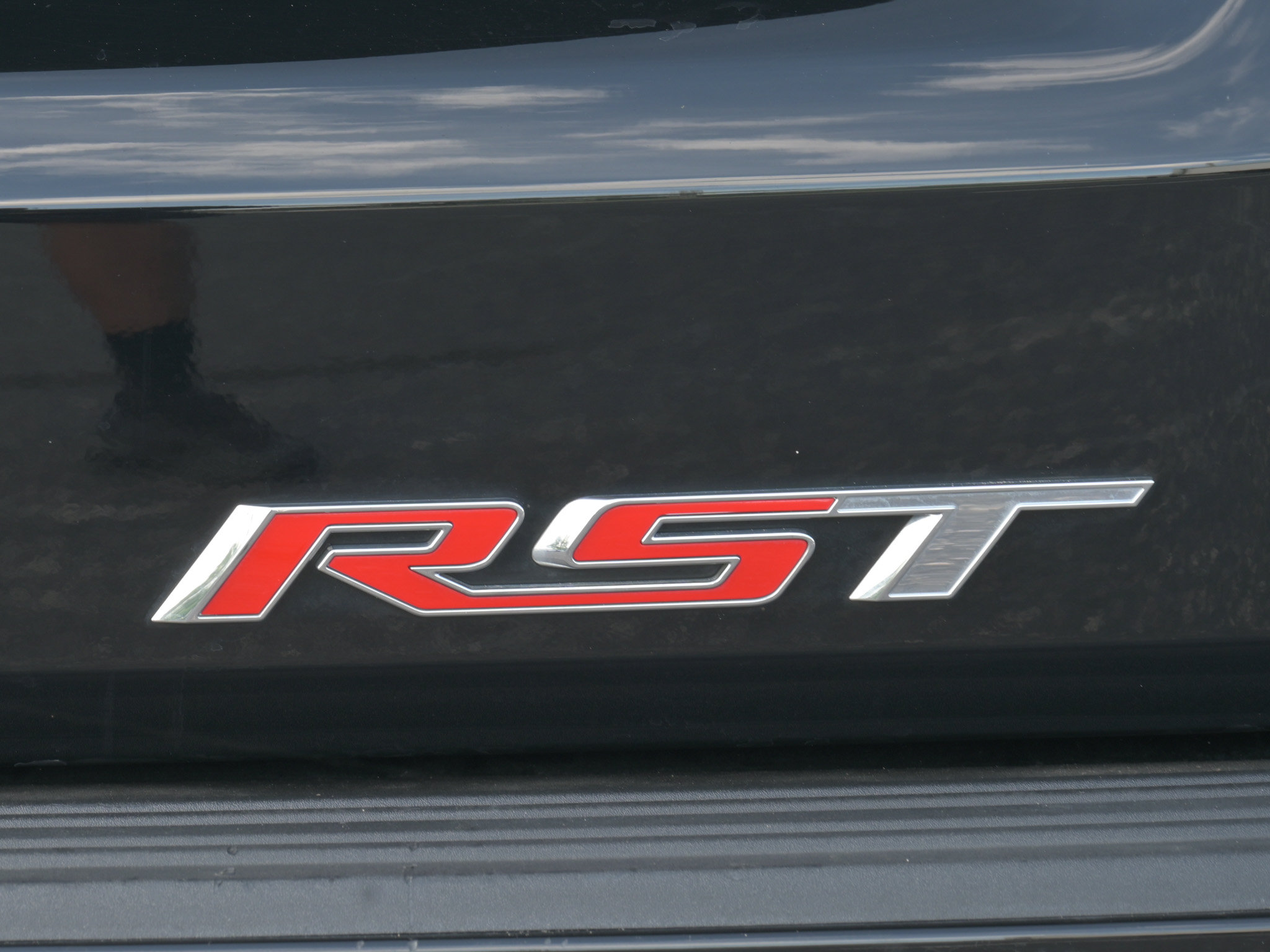 Used 2025 Chevrolet Suburban RST AWD/4WD image 46