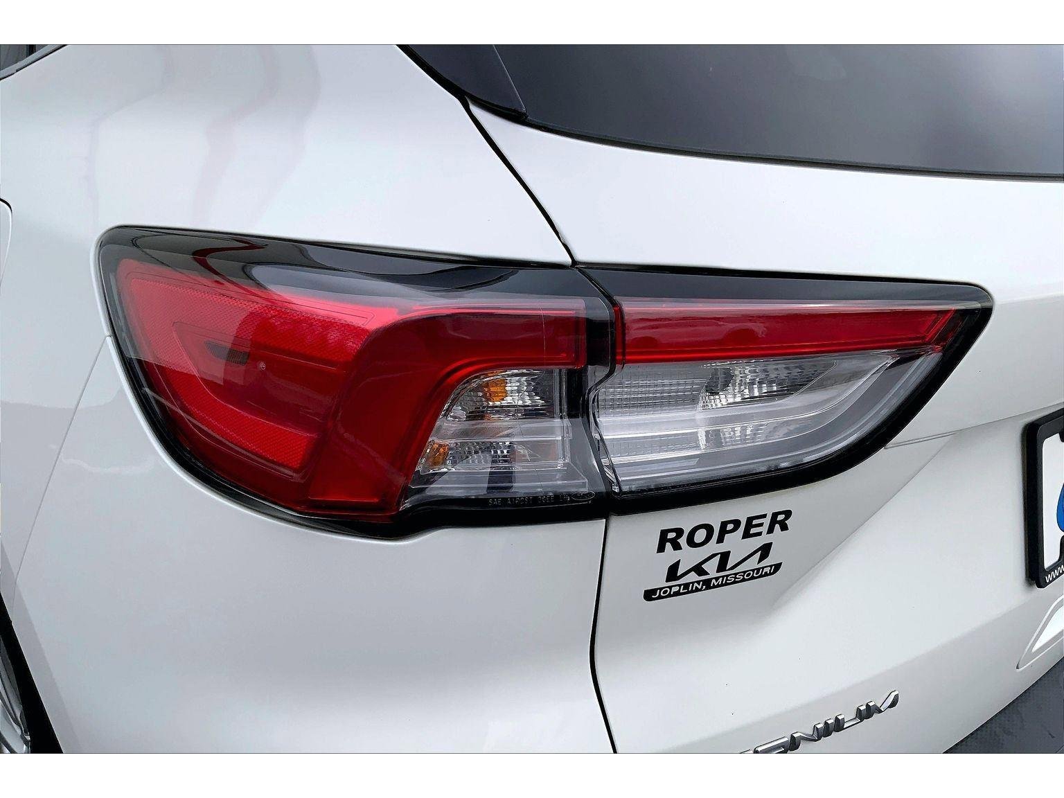 Used 2022 Ford Escape Titanium w/ Titanium Elite Package image 29