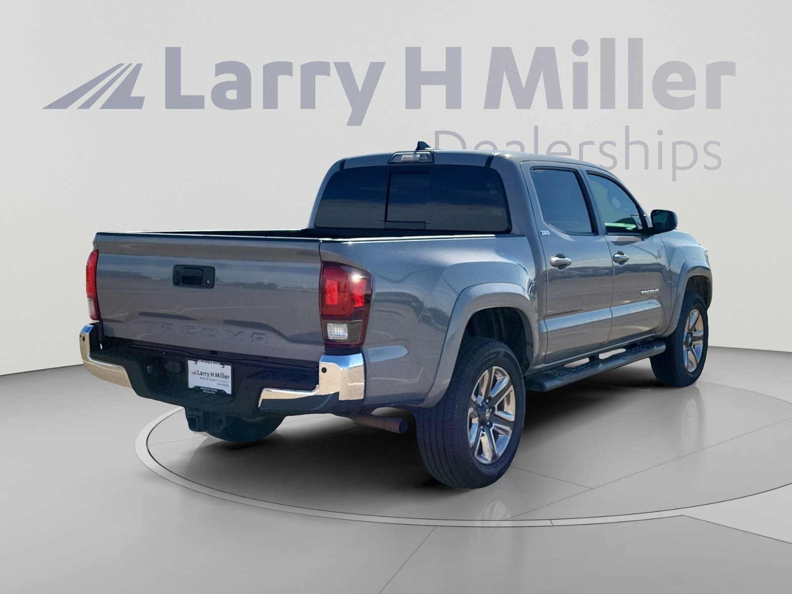 Used 2019 Toyota Tacoma SR5 RWD image 5
