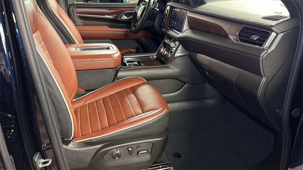 Used 2024 GMC Yukon Denali Ultimate image 9