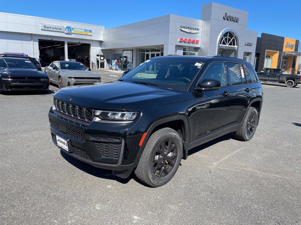 New 2026 Jeep Grand Cherokee Altitude