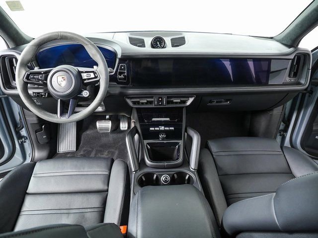 Certified 2025 Porsche Cayenne GTS image 20