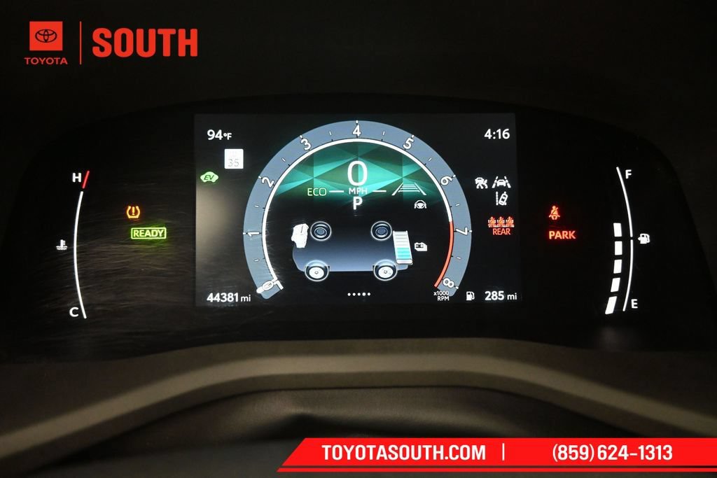 Used 2025 Toyota Camry SE w/ Convenience Package FWD image 12
