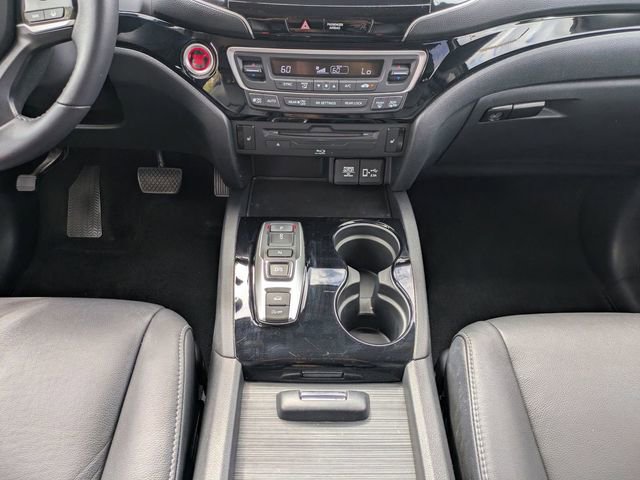 Certified 2022 Honda Pilot Touring image 21