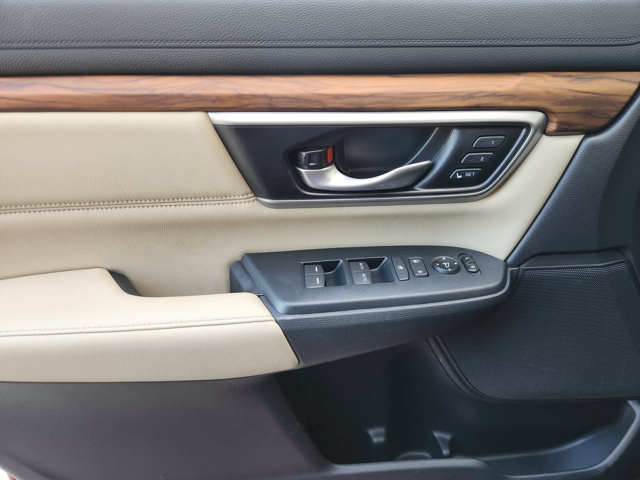 Used 2018 Honda CR-V Touring image 22