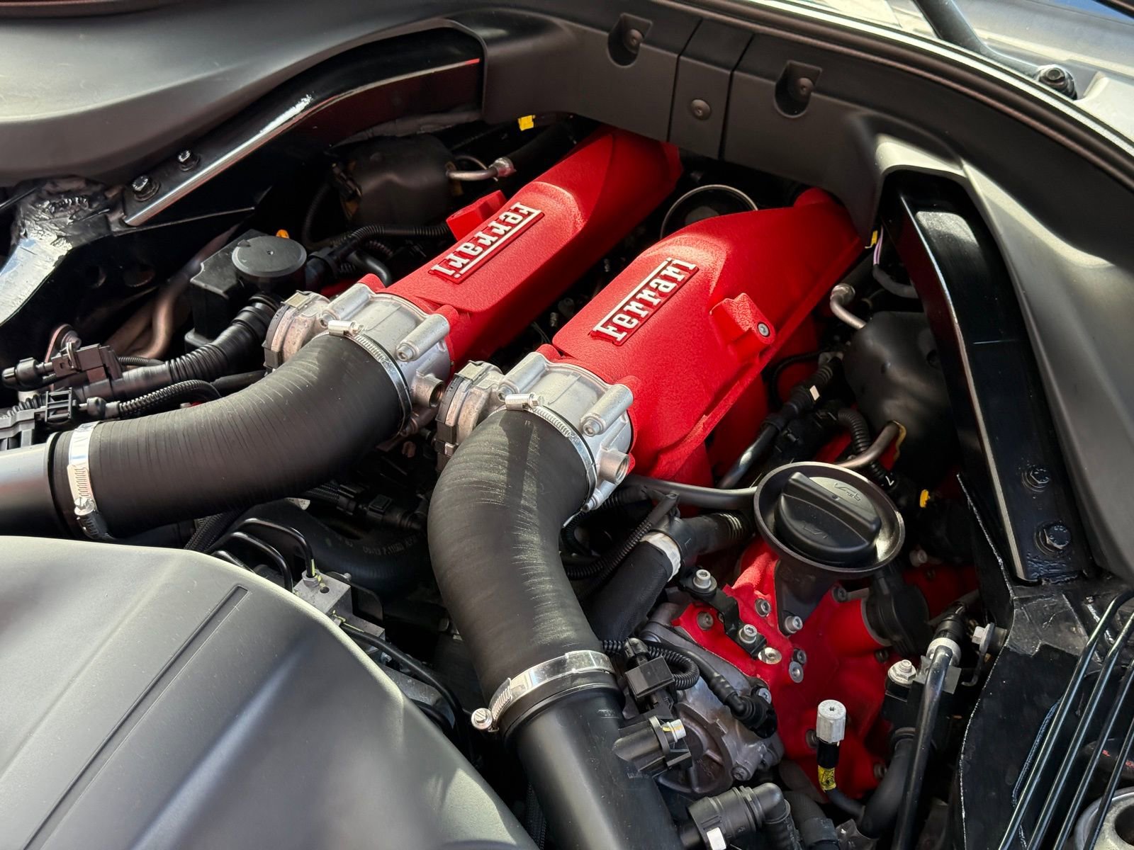 Used 2019 Ferrari Portofino image 27