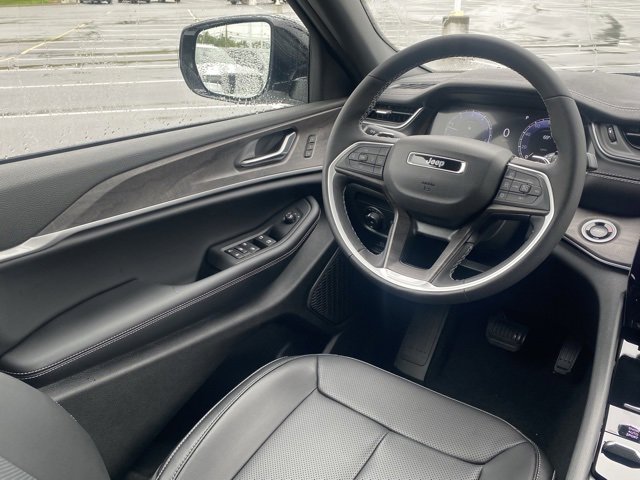 New 2025 Jeep Grand Cherokee L Limited w/ Luxury Tech Group II image 34