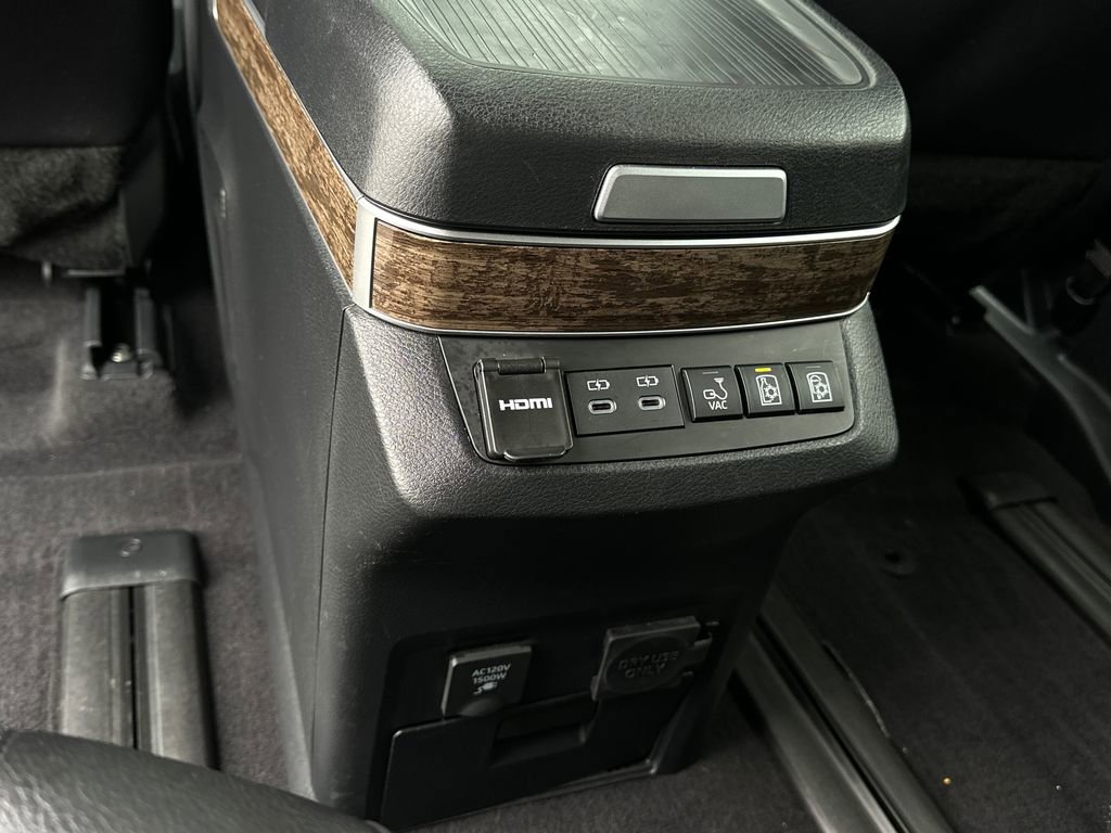 Used 2025 Toyota Sienna Platinum AWD/4WD image 22