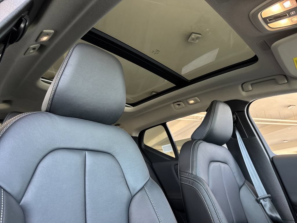 New 2026 Volvo XC40 B5 Core w/ Protection Package Premier AWD/4WD image 16