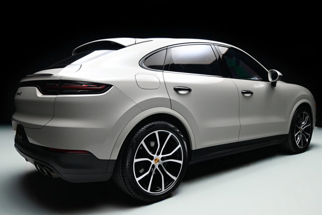 Used 2021 Porsche Cayenne S image 4