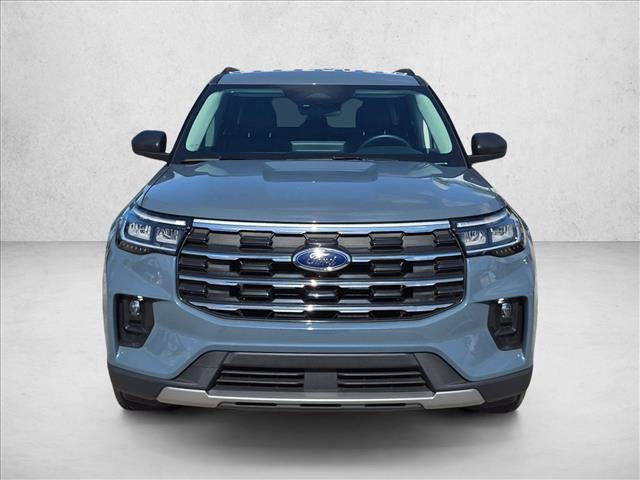 Used 2025 Ford Explorer Active w/ Active Comfort Package RWD image 2