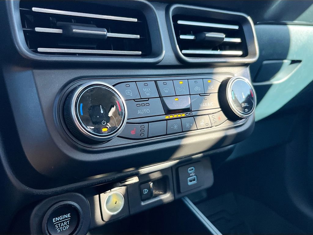 Used 2023 Ford Maverick Lariat w/ Lariat Luxury Package image 16