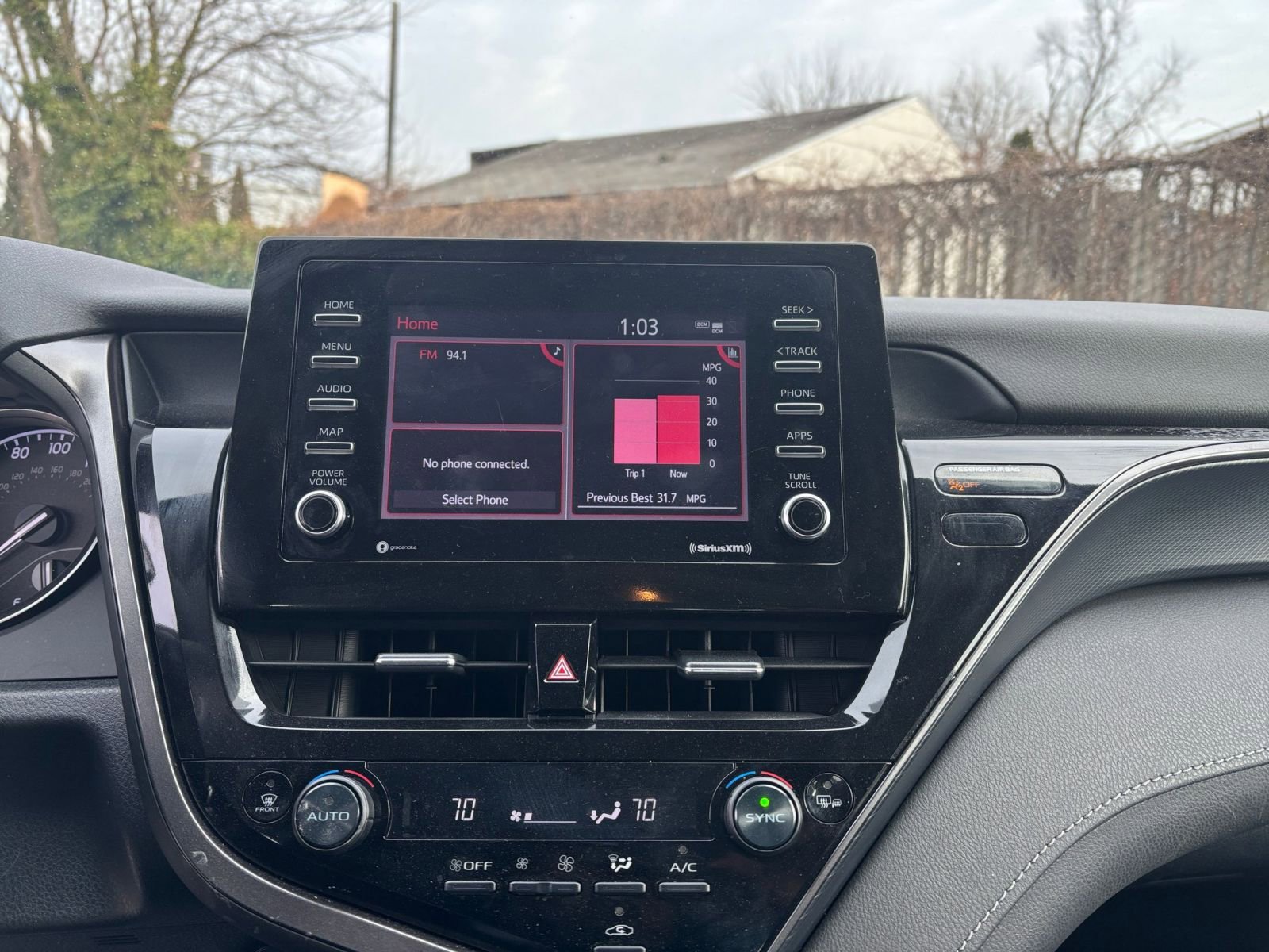 Used 2024 Toyota Camry SE image 18