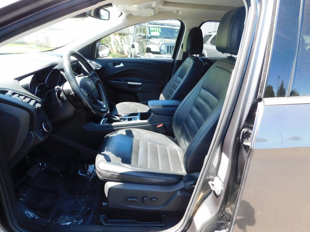 Used 2017 Ford Escape Titanium w/ Equipment Group 301A image 8