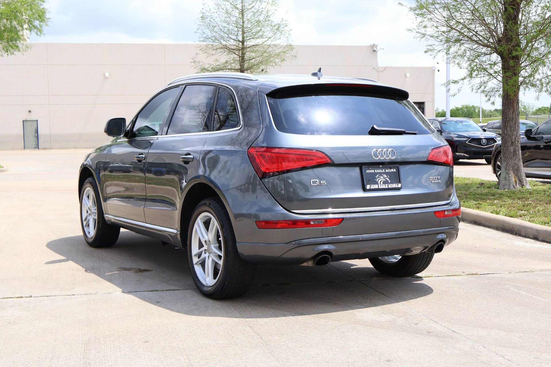 Used 2017 Audi Q5 2.0T Premium Plus w/ Technology Package image 4