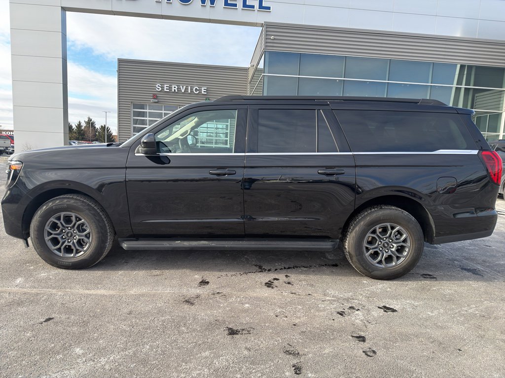 Used 2025 Ford Expedition Max Active AWD/4WD image 9