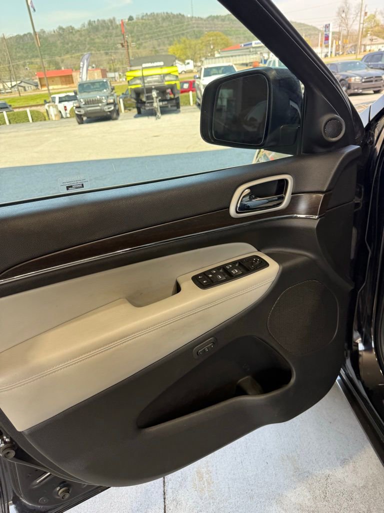 Used 2018 Jeep Grand Cherokee Limited image 7