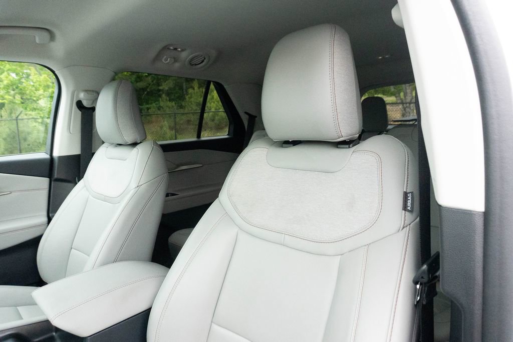 Used 2025 Ford Explorer Active w/ Active Comfort Package RWD image 19