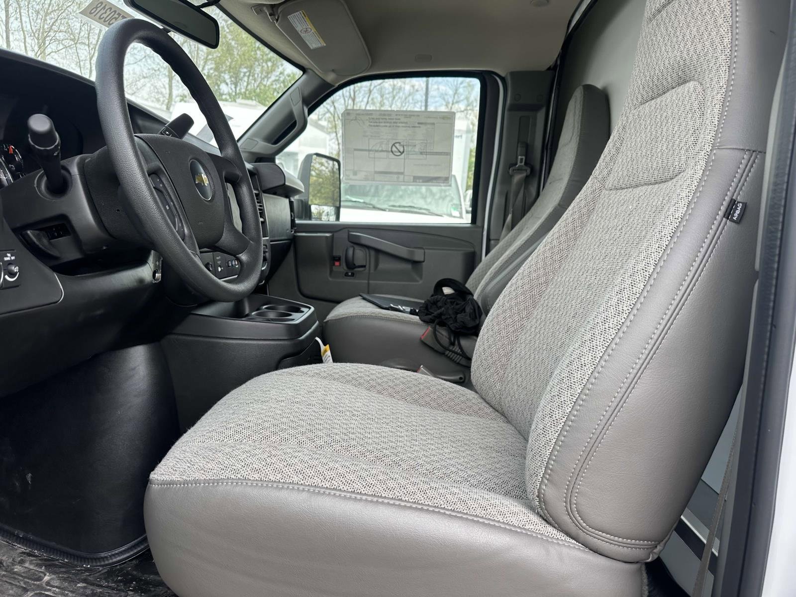 New 2025 Chevrolet Express 4500 Extended w/ Power Convenience Package image 10