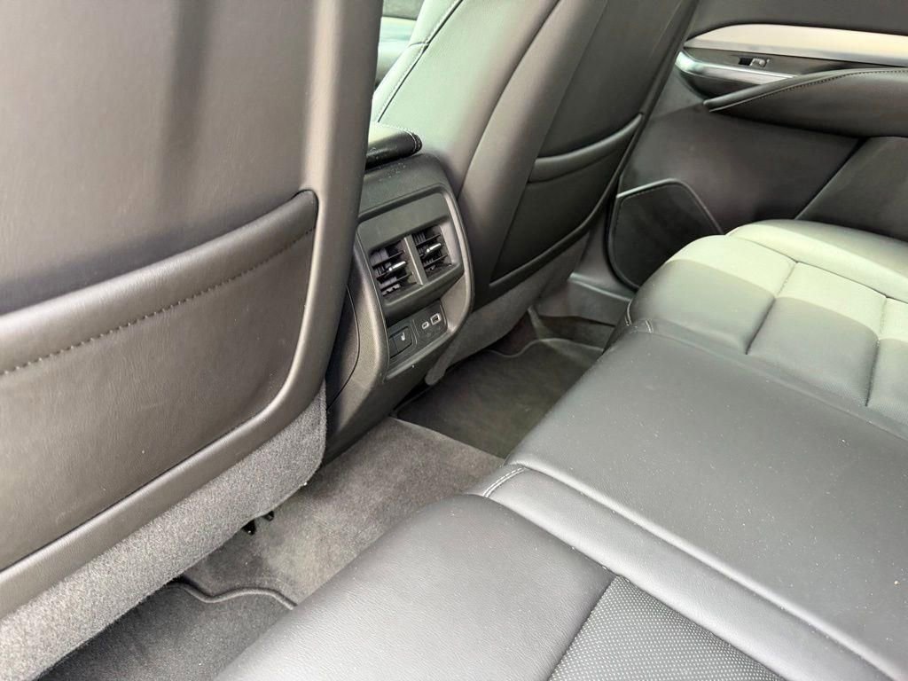 Used 2020 Cadillac XT4 Premium Luxury FWD image 11
