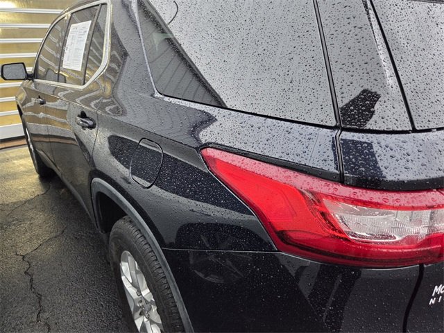 Used 2020 Chevrolet Traverse LT image 3