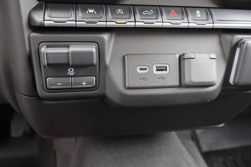 Used 2023 Chevrolet Silverado 1500 Custom AWD/4WD image 12