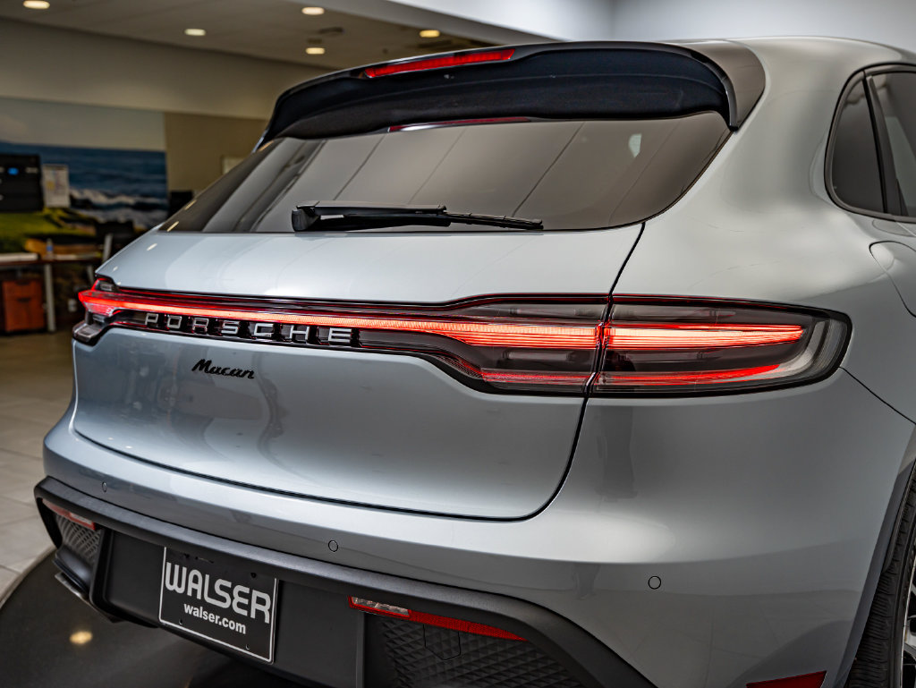 New 2026 Porsche Macan AWD/4WD image 18