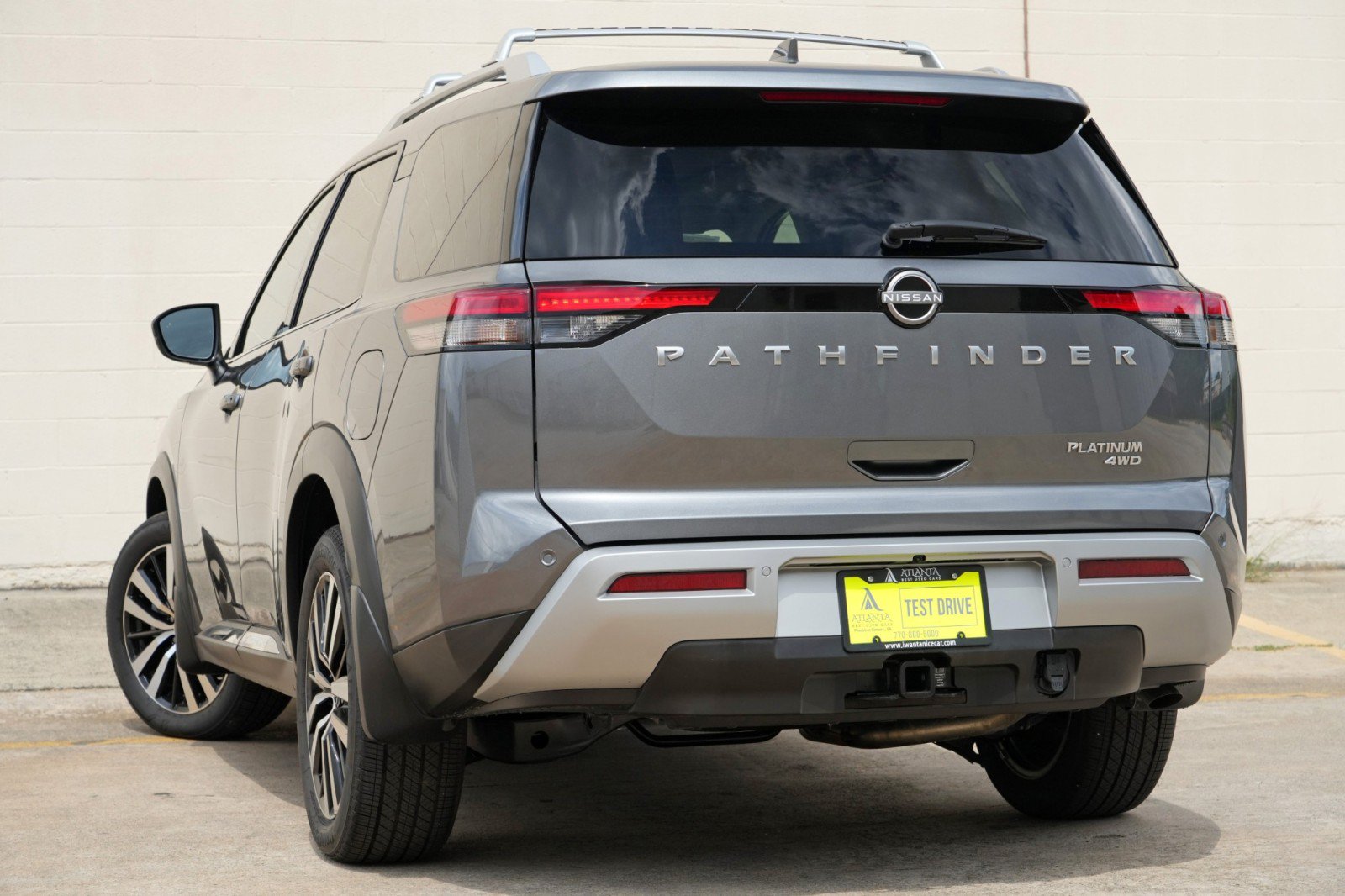 Used 2025 Nissan Pathfinder Platinum w/ Cargo Package AWD/4WD image 5