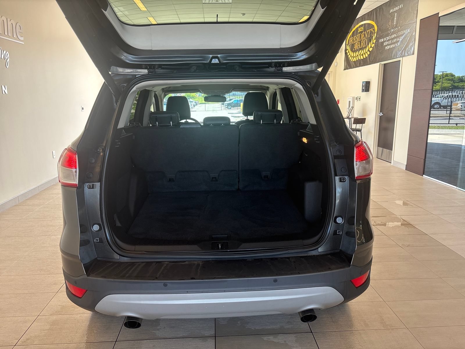 Used 2016 Ford Escape Titanium w/ Equipment Group 301A AWD/4WD image 10