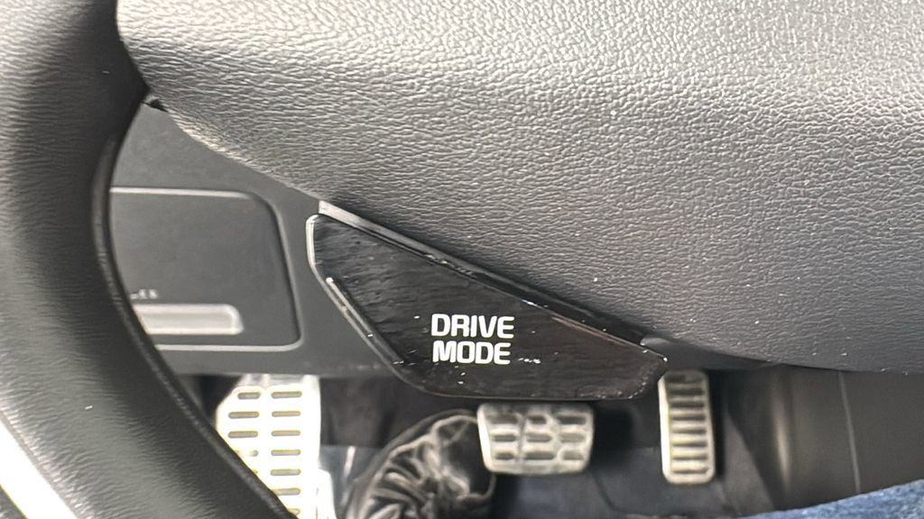 Used 2024 Kia Niro EX Touring image 23