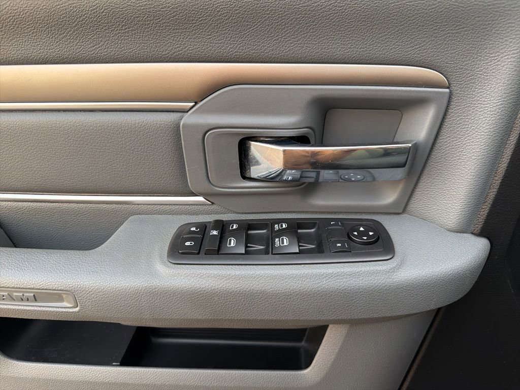 Used 2017 RAM 1500 Classic SLT image 13