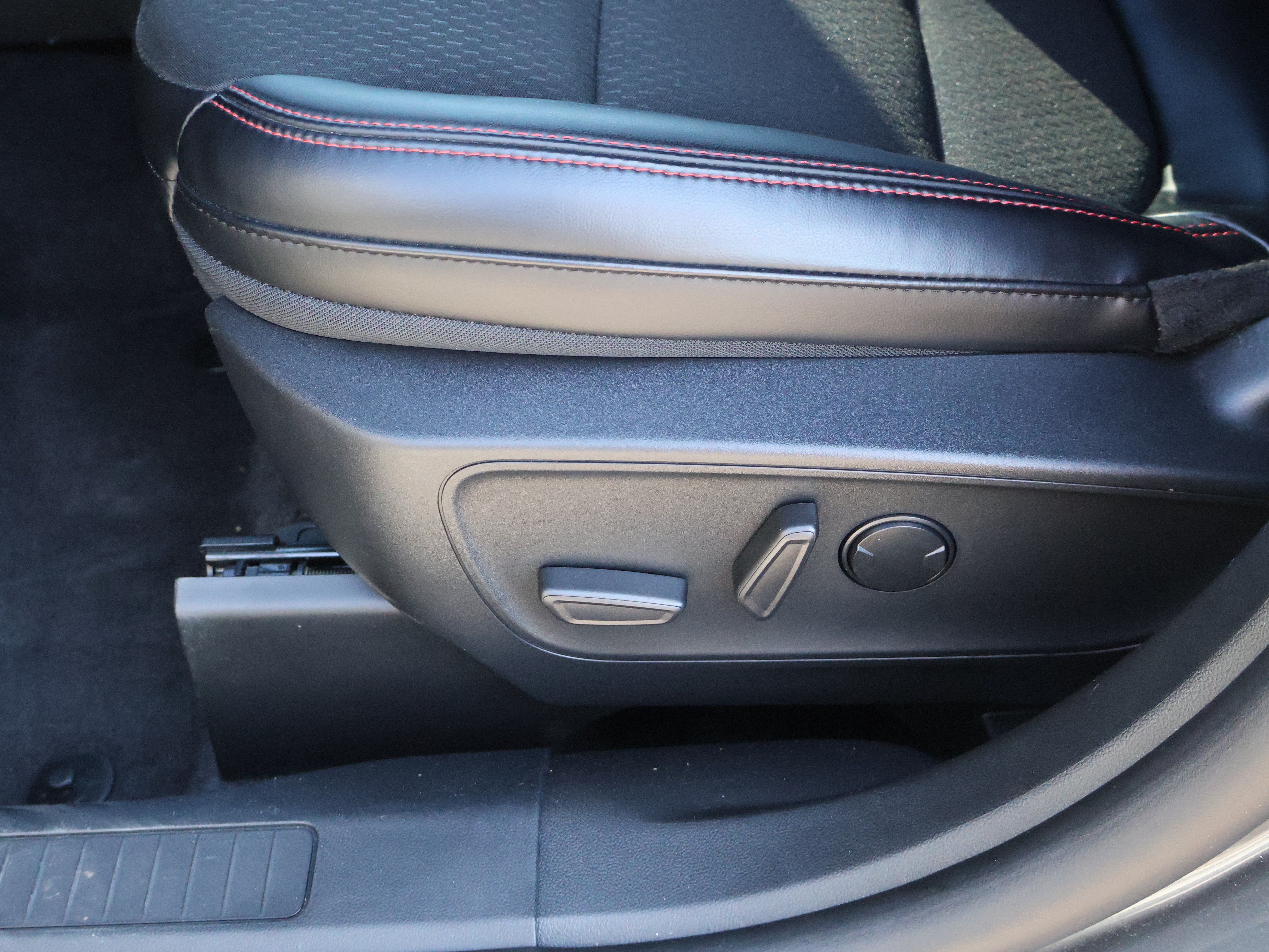 Used 2025 Ford Escape ST-Line AWD/4WD image 42