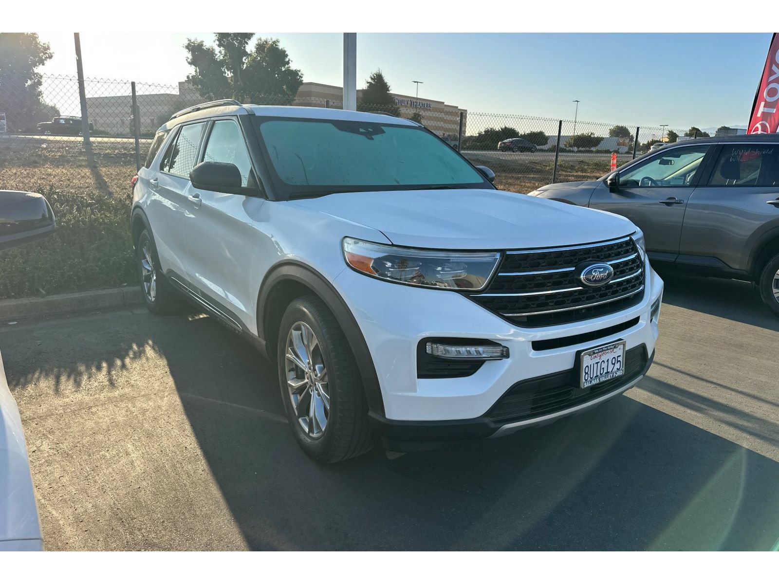 Used 2020 Ford Explorer XLT w/ Equipment Group 202A AWD/4WD image 2